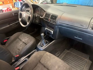 Volkswagen Golf 1998 1600 5p