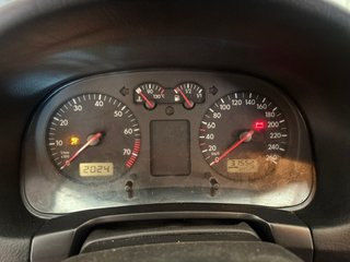 Volkswagen Golf 1998 1600 5p
