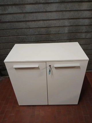 Mobiletto armadietto con chiave