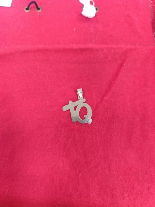 Colgante Oro 18k Iniciales TQ con circonita