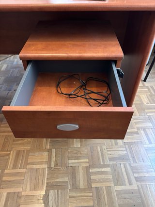 Mesa de despacho grande de madera