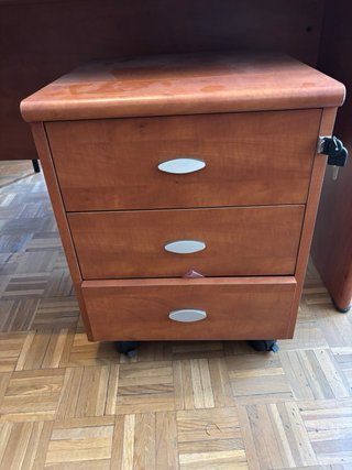 Mesa de despacho grande de madera
