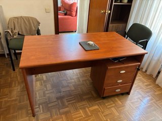 Mesa de despacho grande de madera