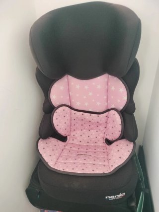 Silla de coche para bebé rosa y negra