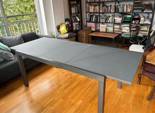 Mesa extensible metal gris + sillas