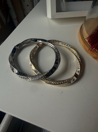 Brazaletes Vivienne Westwood Oro y Plata