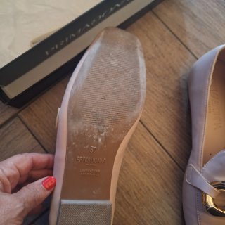 Scarpe Primadonna con catena dorata