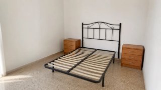 Dormitorio: Somier + Cabecero de forja + Mesitas