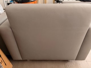 Sillón de piel gris