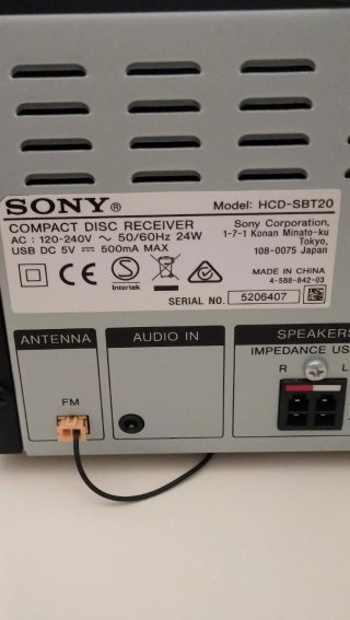 Equipo de música Sony negro y plateado