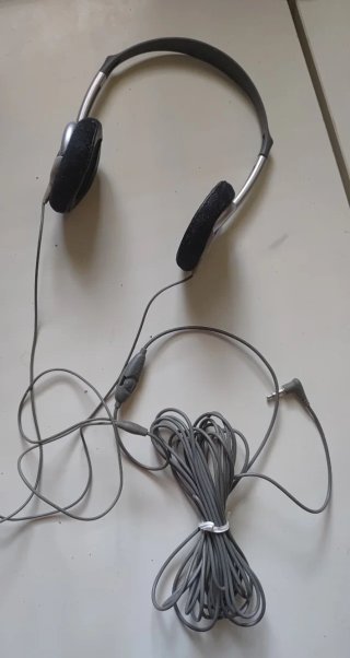 Auriculares Philips SBC HL155 5,3 metros cable