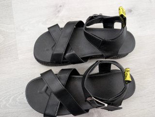 Sandalias negras nuevas sin usar talla 37