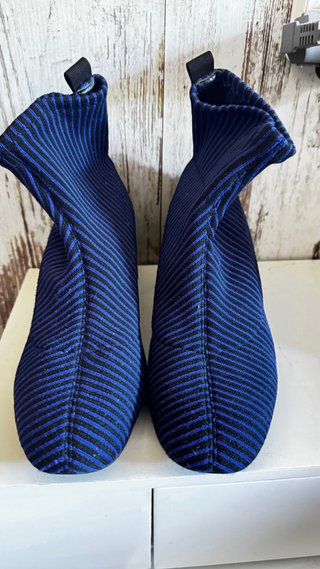 Botines Zara Tejido Elástico Azul y Negro