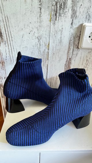 Botines Zara Tejido Elástico Azul y Negro