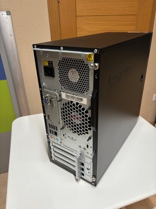 Servidor Lenovo ThinkServer TS150