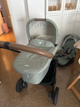 Cuco y Silla de Paseo Joie Verde Bebé versatrax