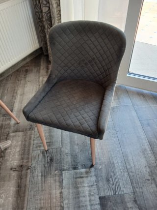 Sillas de comedor tapizadas grises