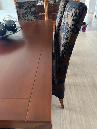 Mesa de comedor de madera de cerezo
