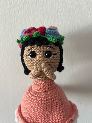 Muñeca reversible crochet flores.Decoración
