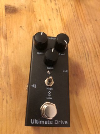 Pedal de guitarra negro