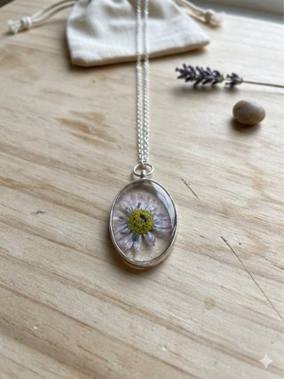 Collar margarita plata flor preservada
