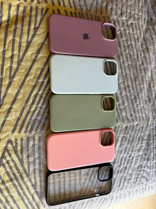 Custodie per iPhone 14 Apple. 5€ l'unità