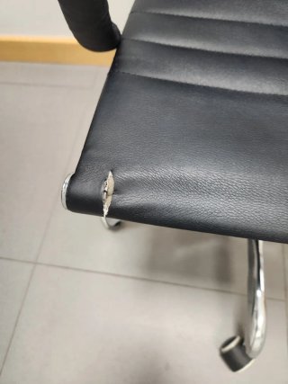 Silla de oficina ergonómica negra
