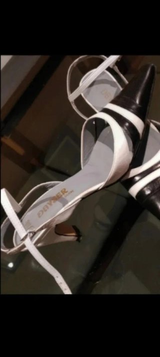 Zapatos tacón DAYSER negros y blancos