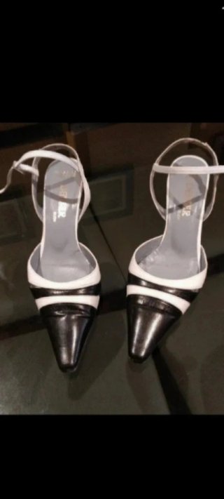 Zapatos tacón DAYSER negros y blancos