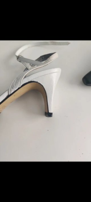 Zapatos tacón DAYSER negros y blancos
