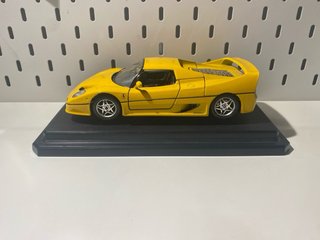Maqueta Ferrari F50 Amarillo 1995 Burago