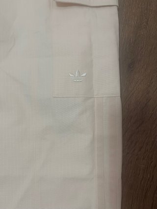 Pantalón cargo Adidas beige