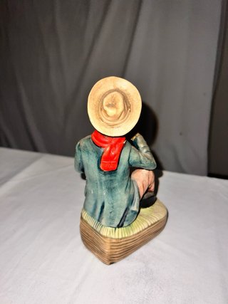 Figura cerámica hombre sombrero vaquero