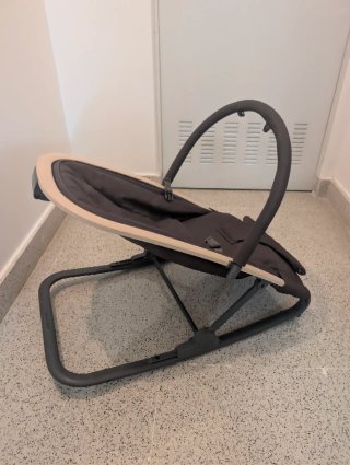 Hamaca bebé maxi-cosi con reductor, arco y juguete
