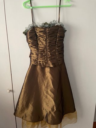 Vestido de fiesta marrón y dorado