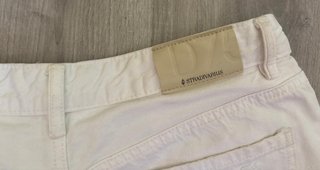 vaqueros cortos blancos stradivarius