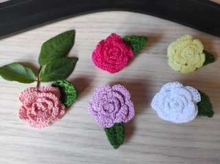 Broche crochet para detalles de bodas y comuniones