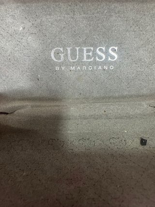 Estuche Gafas Guess by Marciano Negro