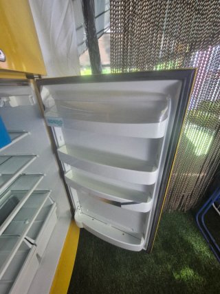 Nevera Zanussi Amarilla Vintage