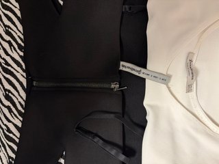 Lote Ropa Mujer: Vestido Rayas y Blanco