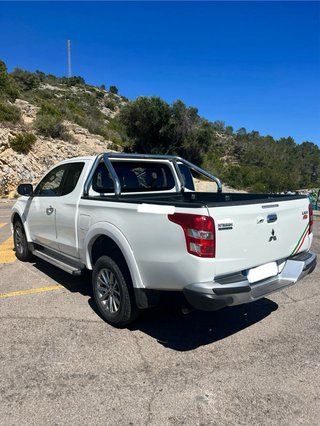 Mitsubishi L 200 2016