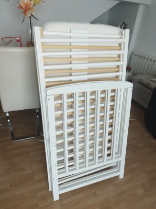 Cuna blanca para bebé