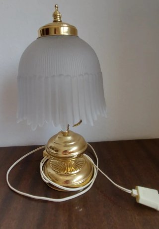 Lámpara de mesa vintage dorada
