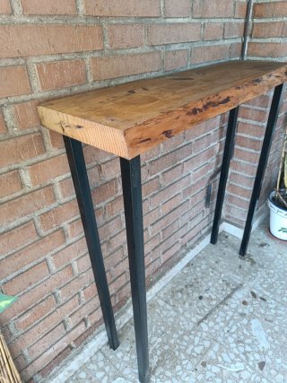Mesa alta madera y hierro Medidas 85x80x23