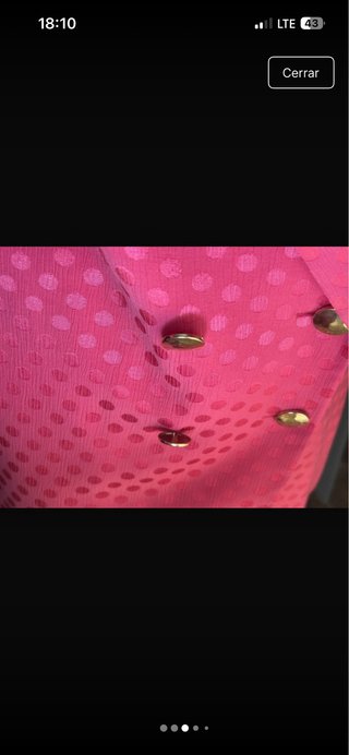 Traje chaqueta fucsia topos