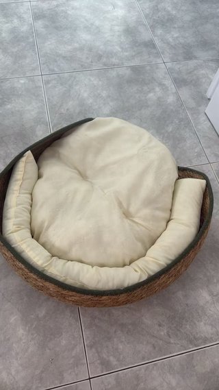 Cama para gato tejida