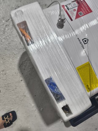 Ariston Velis WiFi 100L Termo Eléctrico Slim