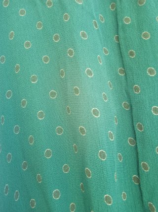 Vestido verde con lunares