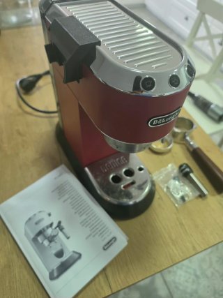 Cafetera DeLonghi Dedica + Molinillo Graef CM 800