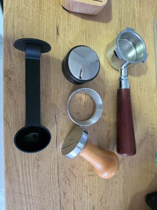 Cafetera DeLonghi Dedica + Molinillo Graef CM 800
